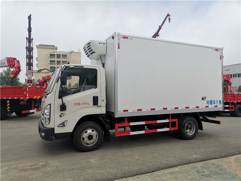 國(guó)六江鈴凱運(yùn)4.2米肉鉤冷藏車