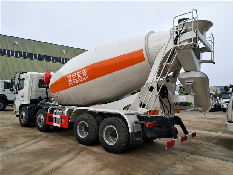 聯合四軸混凝土攪拌車