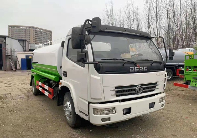 二手八噸灑水車